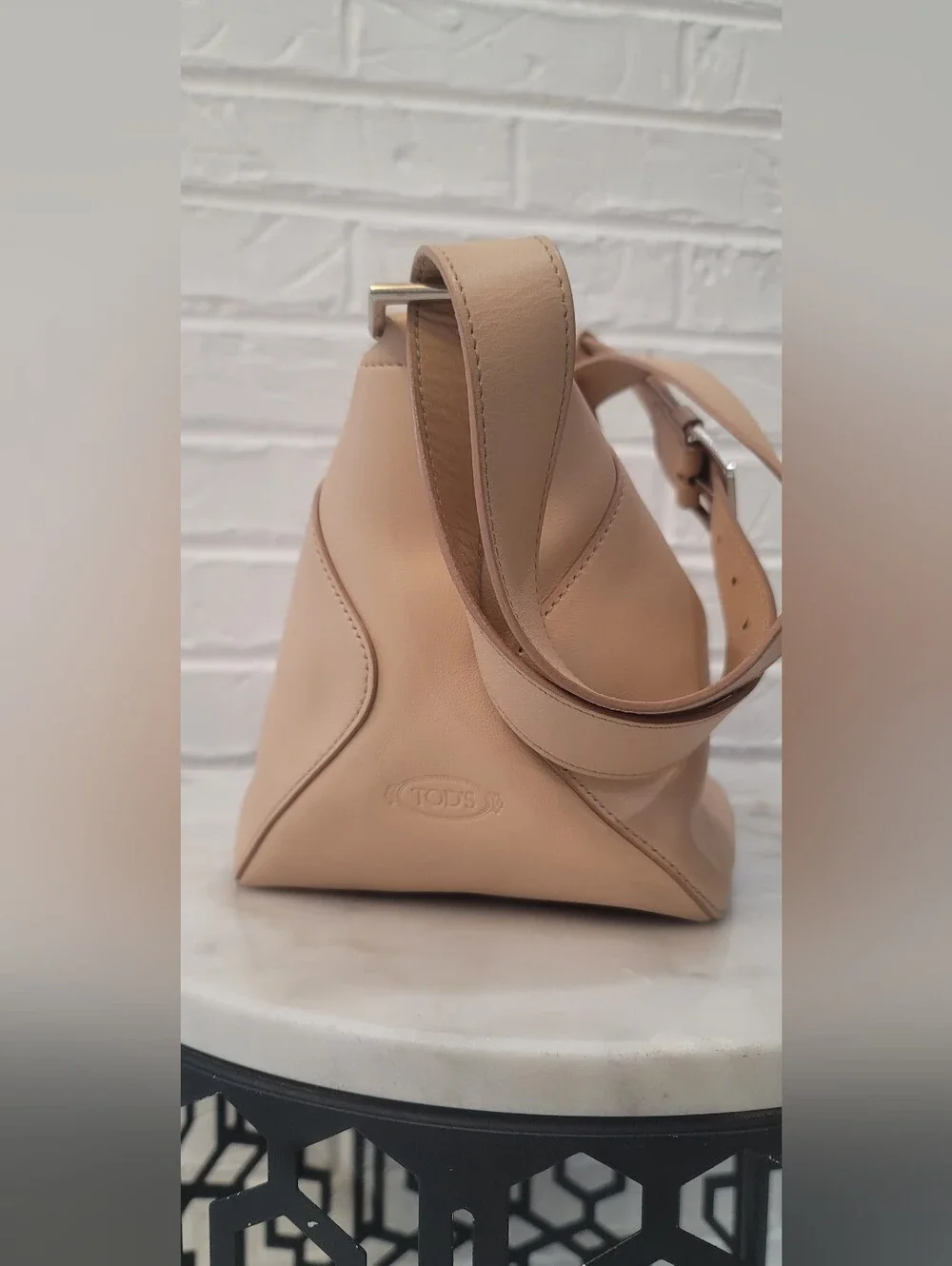 TOD'S beige genuine leather purse